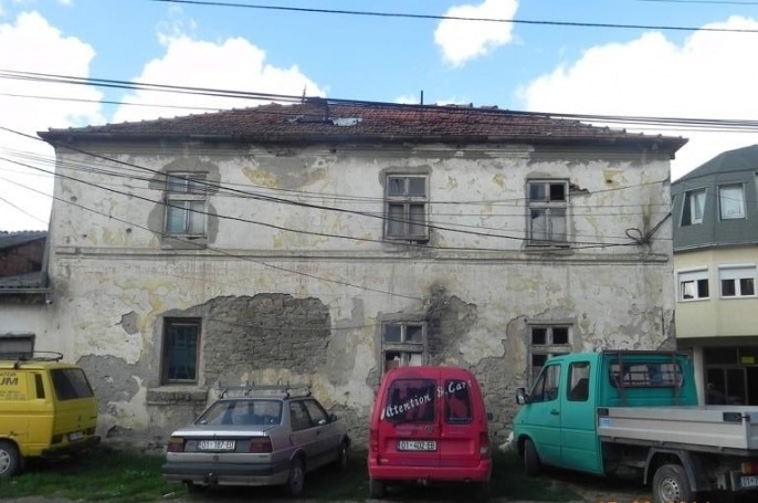 Një objekt me rëndësi të madhe historike rrezikon të rrënohet në Podujevë