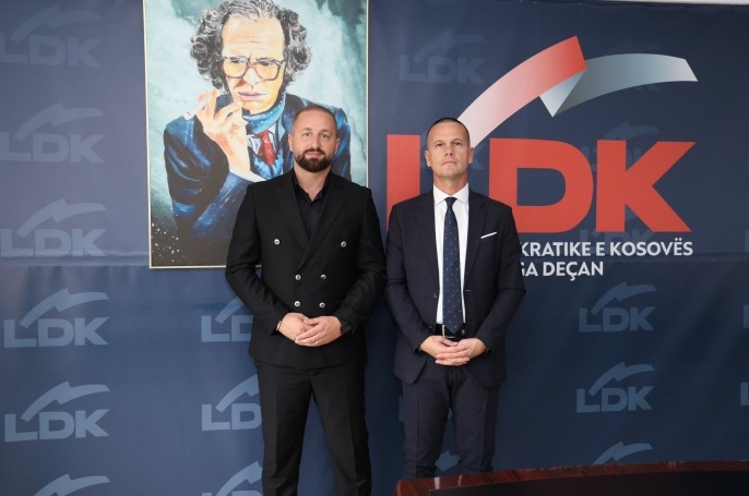 Syl&euml; Balaj pjes&euml; e list&euml;s s&euml; LDK-s&euml; n&euml; De&ccedil;an