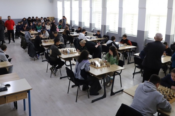 Në Mitrovicë u mbajt gara komunale e shahut 