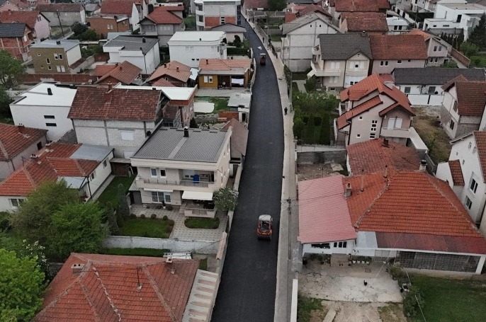 Nis asfaltimi dhe rregullimi i trotuarit në rrugën “Behxhet Sojeva” në Ferizaj