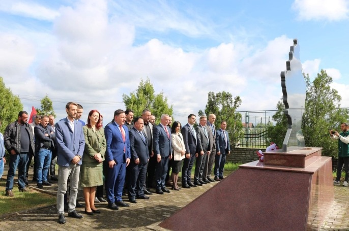 Mbahet Akademi Përkujtimore në nderim të 25 vjetorit të rënies së dëshmorëve dhe martirëve të komunës së Lipjanit