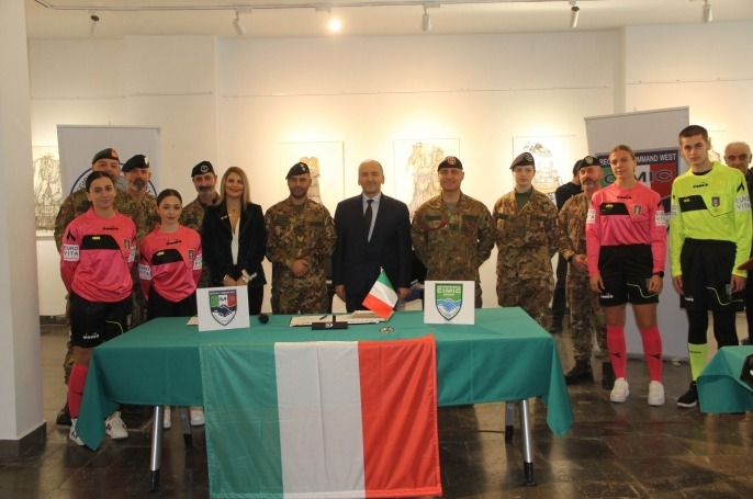 KFOR-i Italian RC-W dhuron donacion për referët sportiv të Komunës së Pejës
